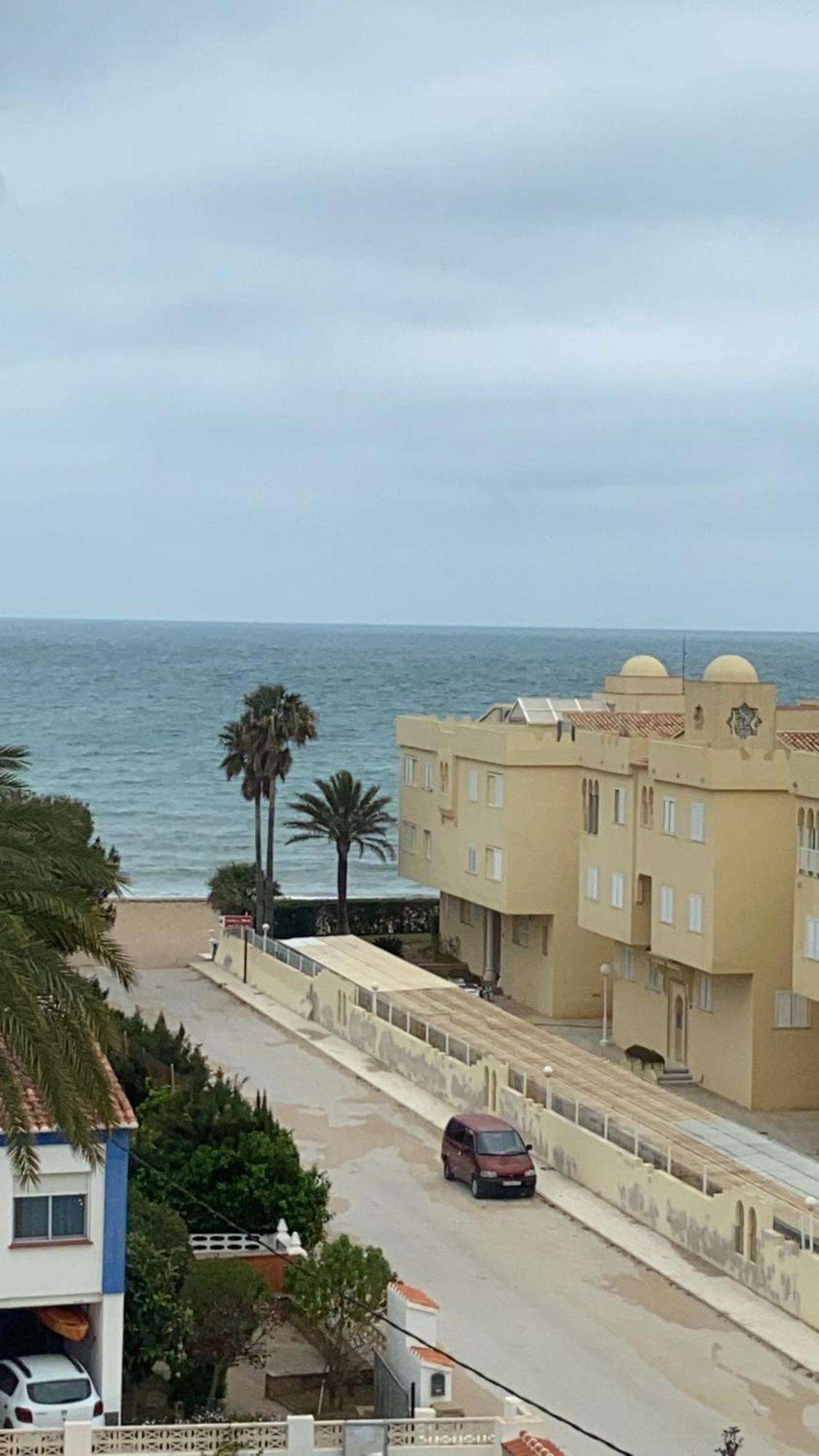 Vistas Al Mar Playa De Los Bovetes Denia Exterior photo
